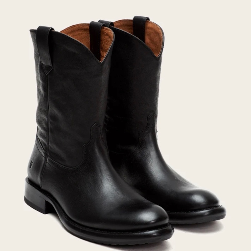Men
Duke Roper Frye. New. Size 11 US Model 81313